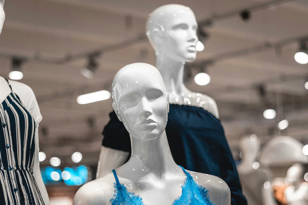 Why Women Aren’t Seen as Fully Human by Men 16 sara kurfess dxaDAJ Jocc unsplash