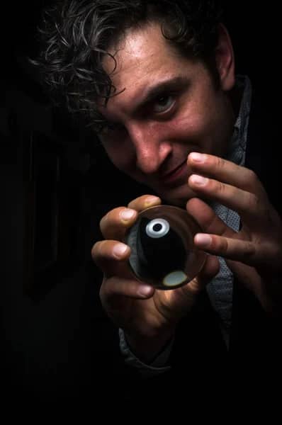 5 Alarming Ways Dark Triad Traits Impact Relationships 4 creep crystal ball hand