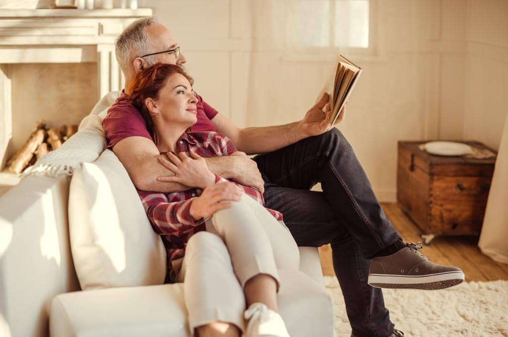 15 Clear Signs You're Not Ready for a Relationship 4 mature couple