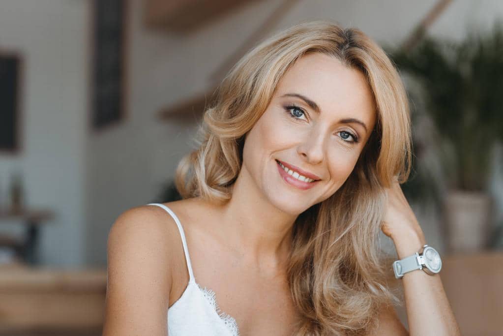 How I Knew Divorce Was the Best Choice: 5 Clear Signs 2 beautiful middle aged woman