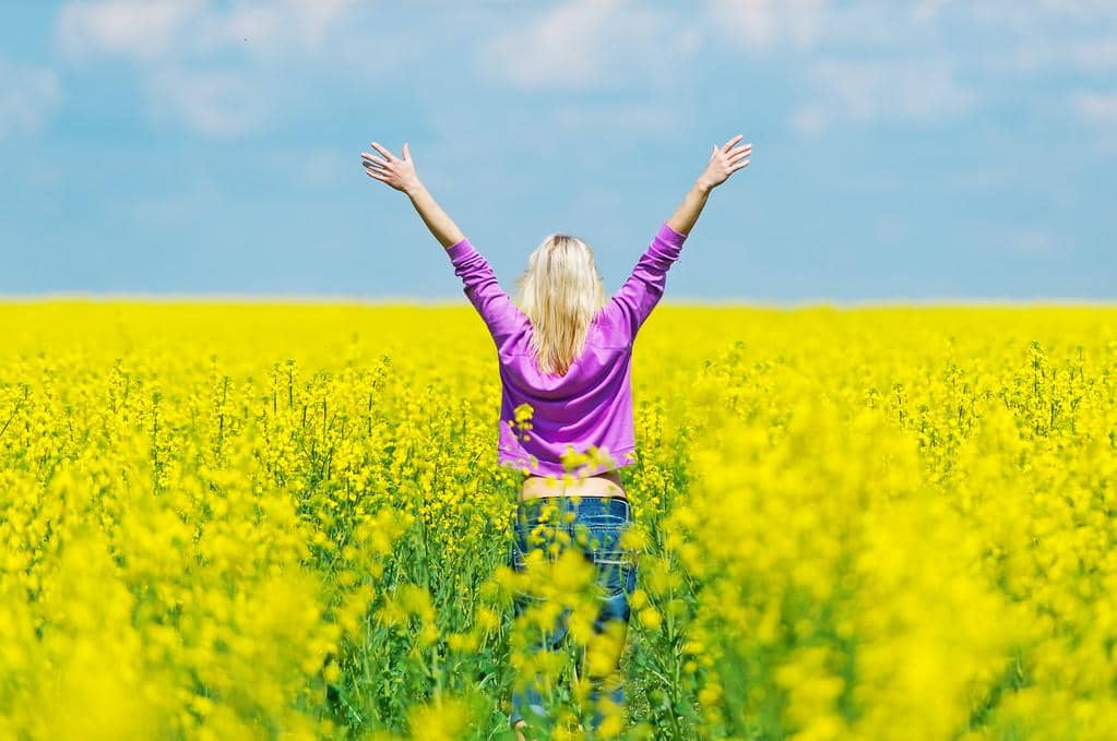 3 Questions Before Leaving a Relationship That Demand Brutal Honesty 10 young blonde in jeans freedom