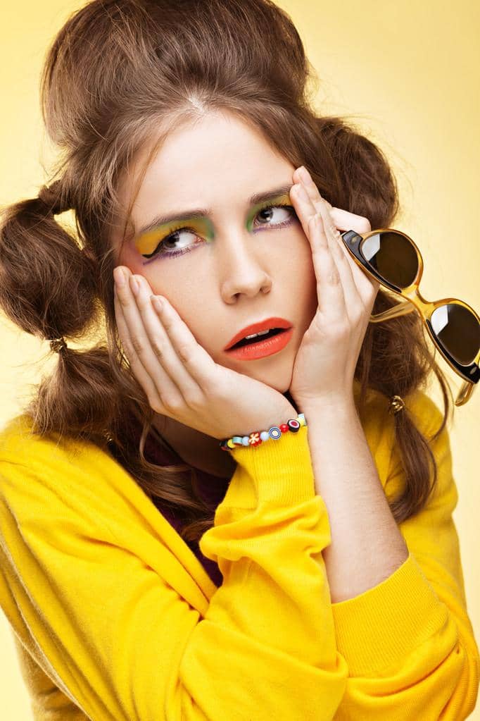 How Bitter Men View Women: 15 Shocking Examples of How They Cope 10 frustrated young woman