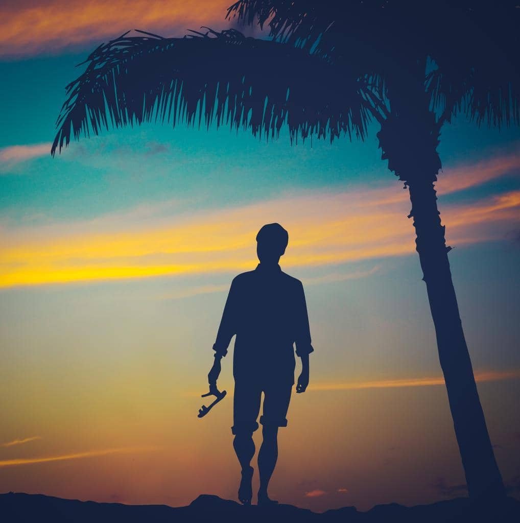 50 Painful Signs of an Emotionally Unavailable Husband 10 retro man on beach