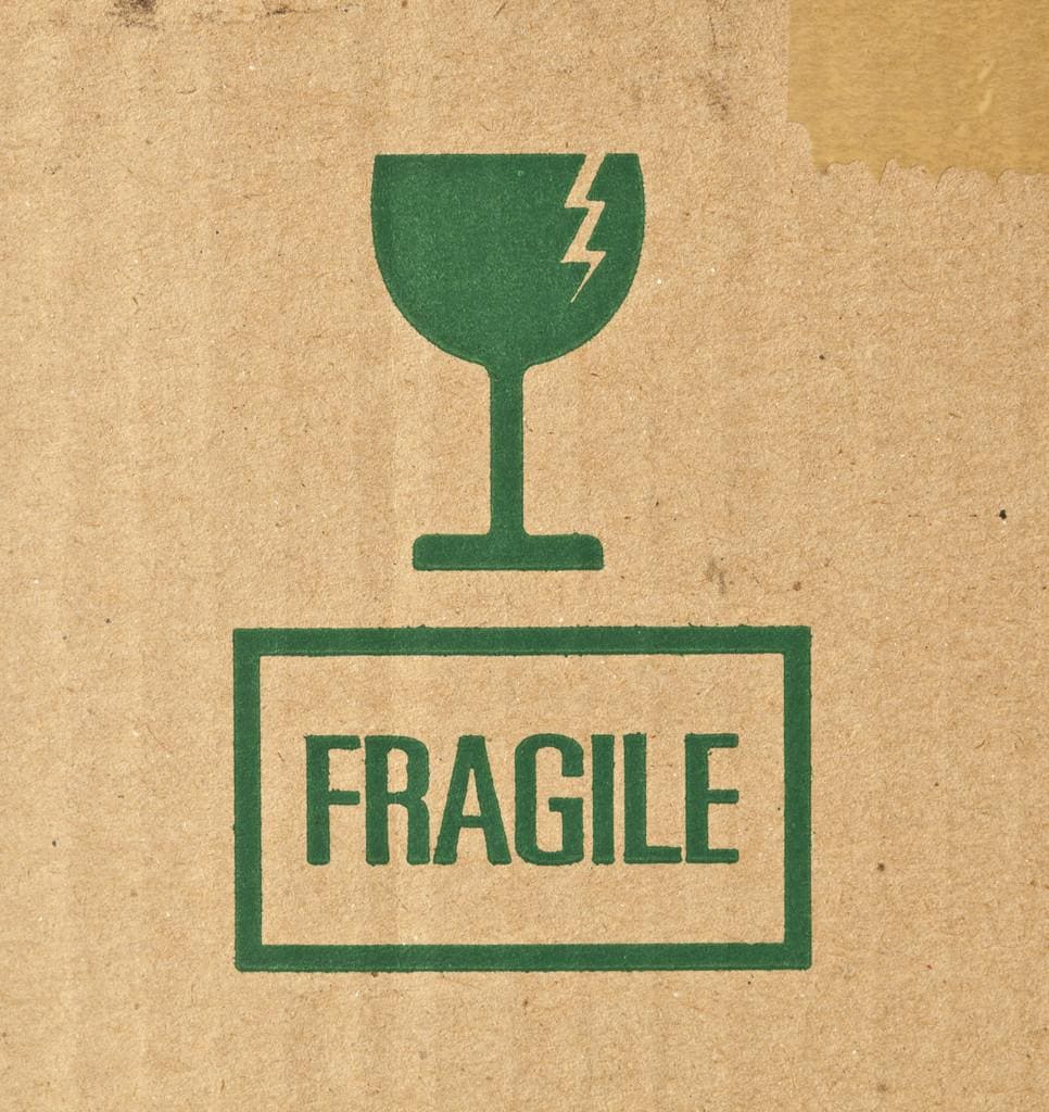 Male Fragility and Abusive Relationships: The Psychological Underpinnings 14 green fragile sign