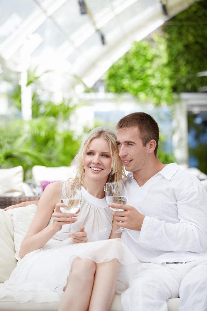 2025’s Most Toxic Dating Trends: Behaviors You Need to Avoid 19 young couple white glasses hands restaurant