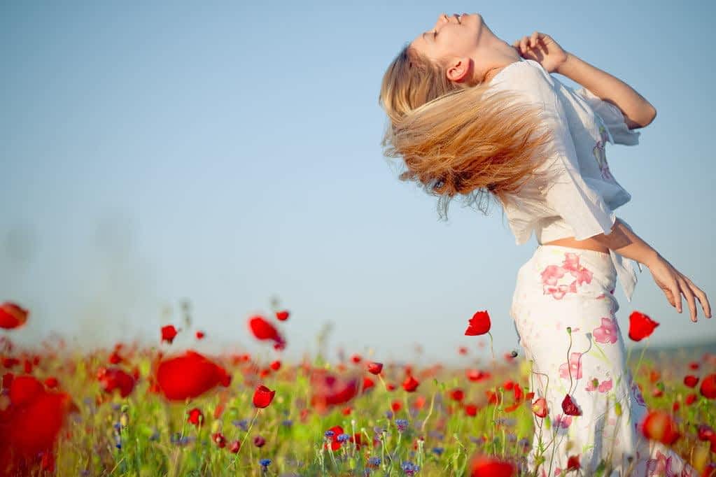 Emotional Toll of Divorce: 7 Things That Push Our Absolute Limits 9 girl in poppy field