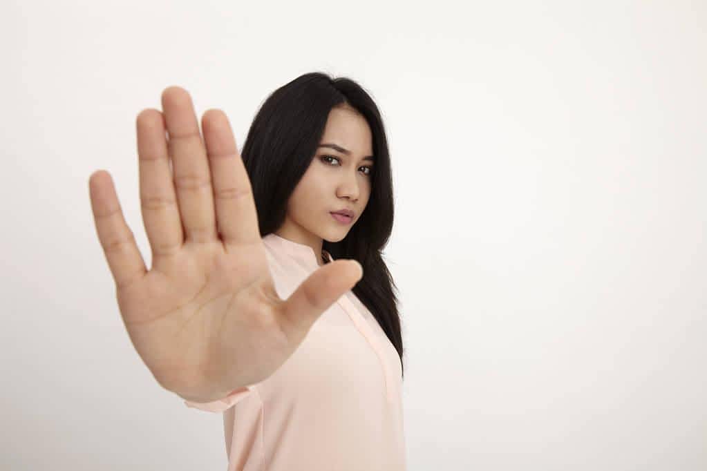 Healthy Boundaries in Relationships: Never Tolerate These 9 Behaviors