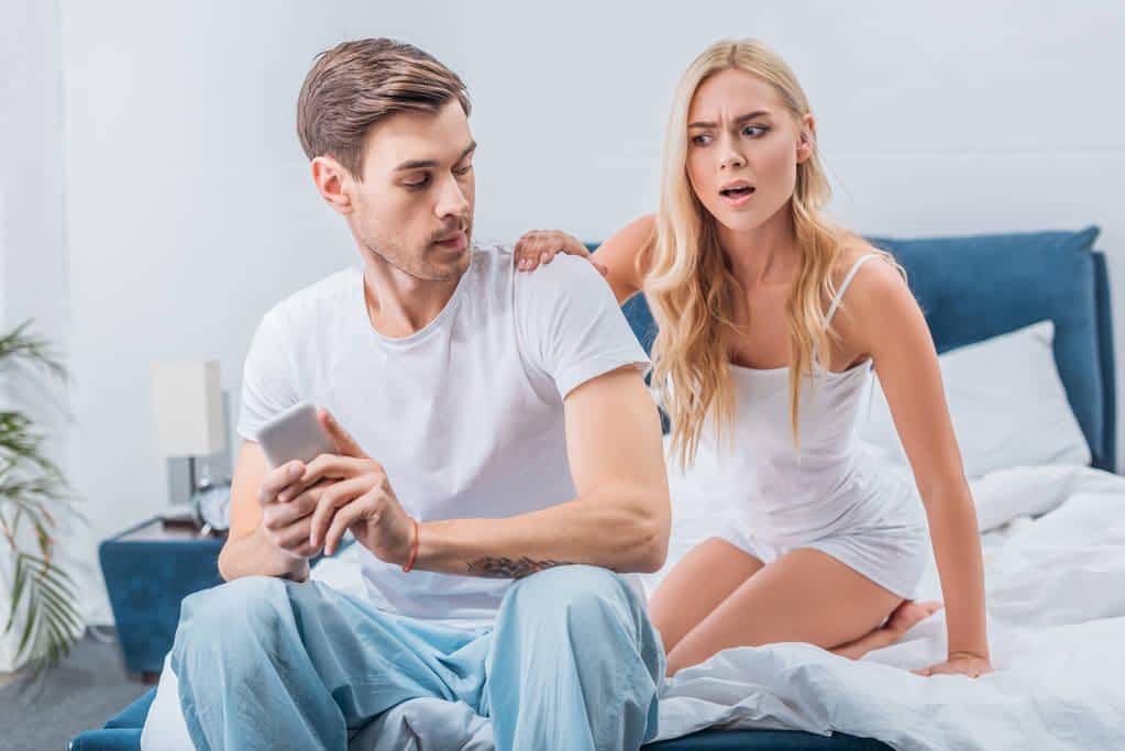 9 Outrageous Lies Men Believe to Justify Infidelity 4 angry jealous woman looking boyfriend