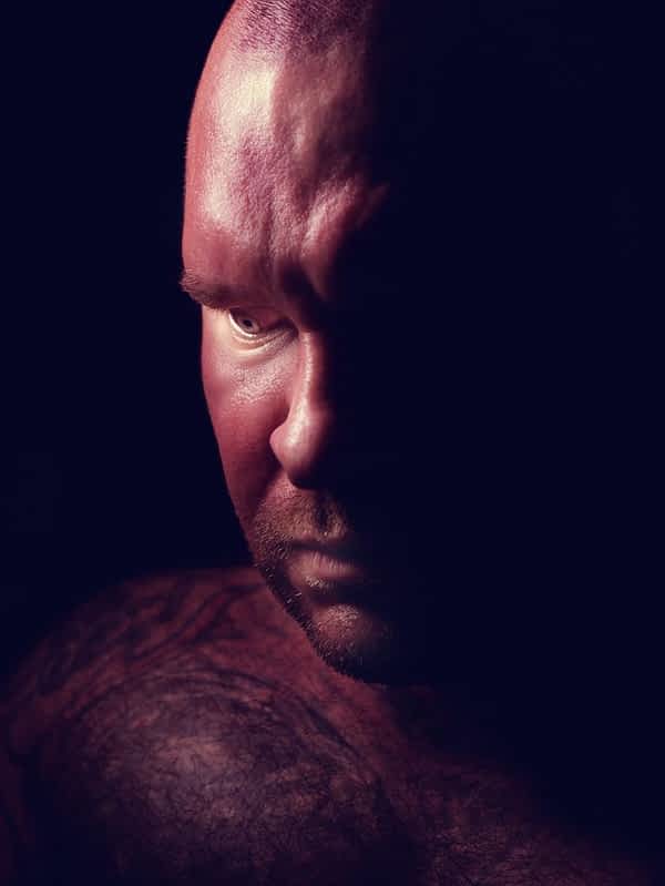 15 Disgusting, Sketchy Things Creepy Men Do 11 portrait of a evil man