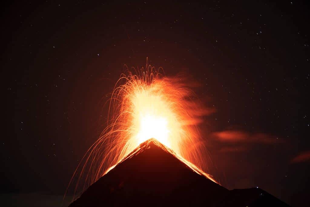 night eruption fuego volcano