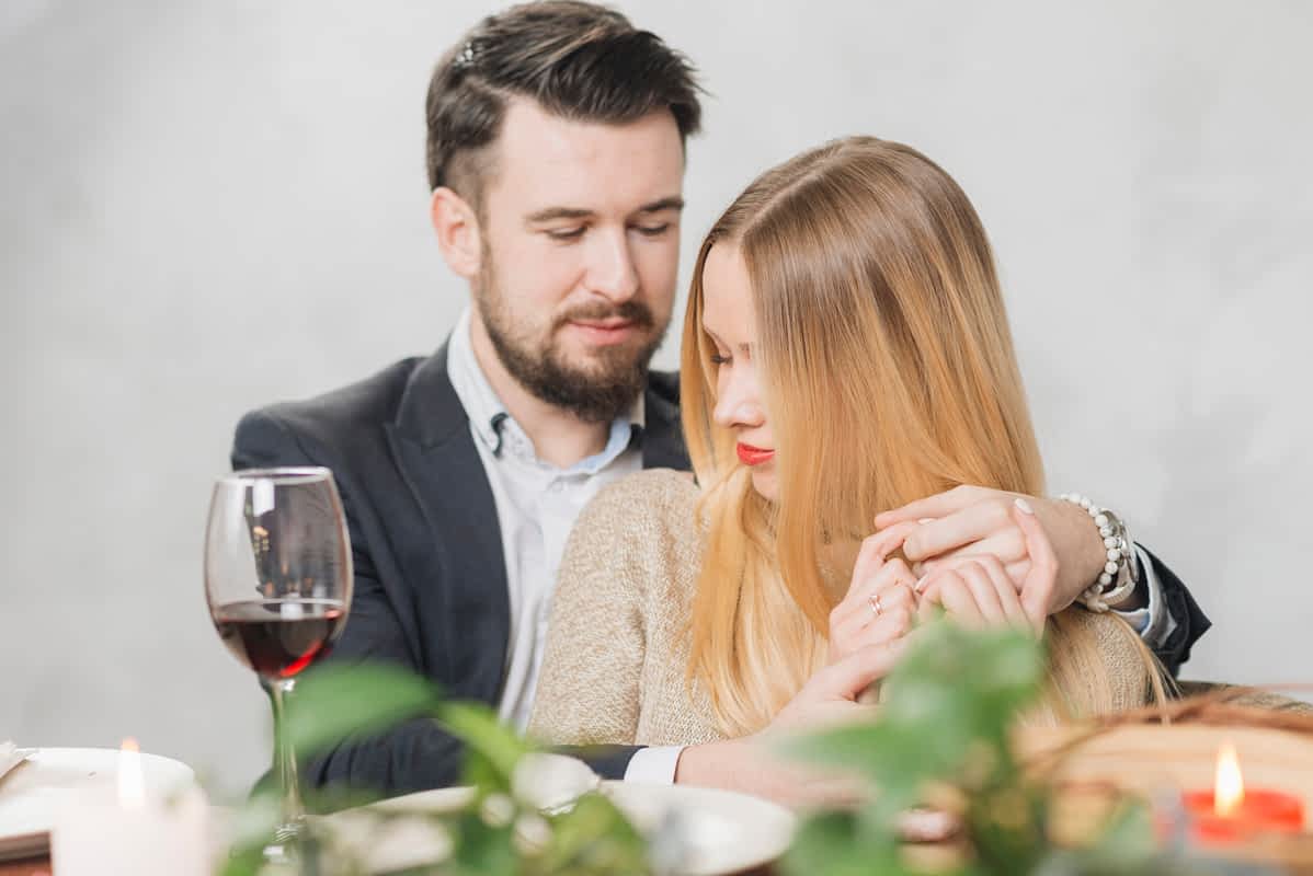 couple out on a date where the woman is displaying Boundaries That Make Men Respect You
